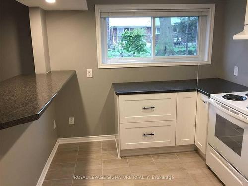 Bsmt-55 Burness Dr, St. Catharines, ON - Indoor Photo Showing Kitchen