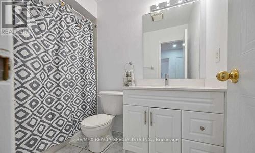 22 Serenity Lane, Brampton, ON - Indoor Photo Showing Bathroom