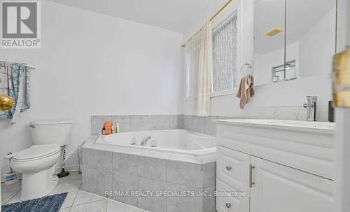 22 Serenity Lane, Brampton, ON - Indoor Photo Showing Bathroom