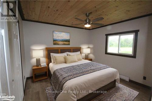 1752 Southwood Road, Gravenhurst (Morrison), ON - Indoor Photo Showing Bedroom