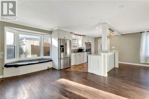 58 Devonshire Avenue, Tillsonburg, ON - Indoor Photo Showing Kitchen