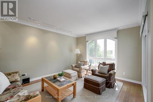 401 - 31 Dairy Lane, Huntsville (Chaffey), ON - Indoor Photo Showing Living Room