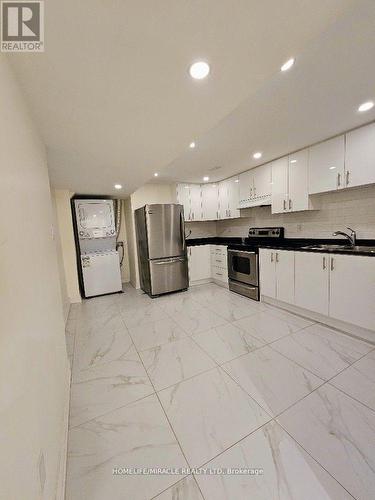 Bsmt - 1682 Major Oaks Road, Pickering, ON - Indoor Photo Showing Kitchen