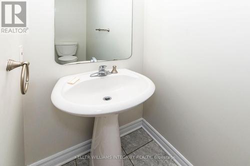 460 Cache Bay Crescent, Ottawa, ON - Indoor Photo Showing Bathroom