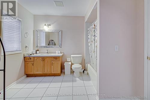 5498 Tree Crest Court, Mississauga, ON - Indoor Photo Showing Bathroom