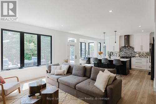 266 Mcnabb Street, Saugeen Shores, ON - Indoor Photo Showing Living Room