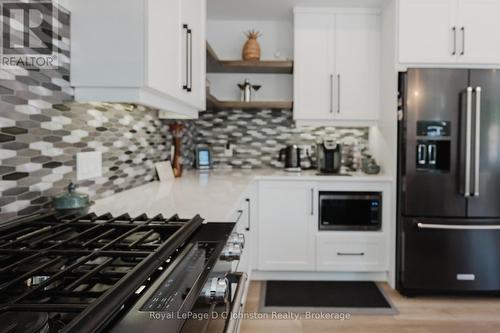 266 Mcnabb Street, Saugeen Shores, ON - Indoor Photo Showing Kitchen