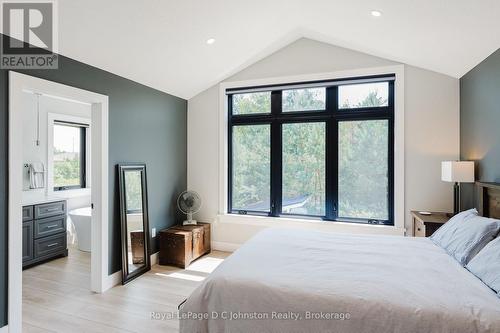 266 Mcnabb Street, Saugeen Shores, ON - Indoor Photo Showing Bedroom