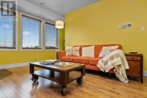 3357 Highway 15, Rideau Lakes, ON - Indoor Photo Showing Living Room