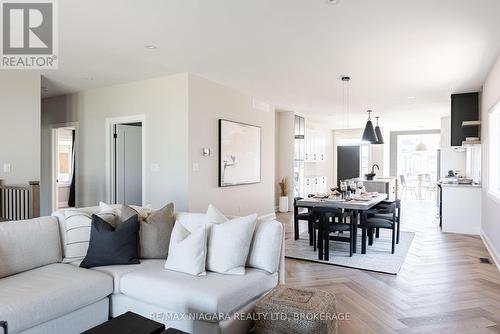 63 Homestead Drive, Niagara-On-The-Lake (108 - Virgil), ON - Indoor Photo Showing Living Room