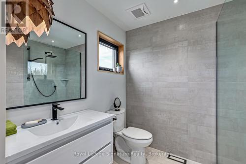 131 Old Highway 26, Meaford, ON - Indoor Photo Showing Bathroom