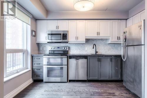 406 - 800 King Street W, Toronto, ON - Indoor Photo Showing Kitchen With Upgraded Kitchen