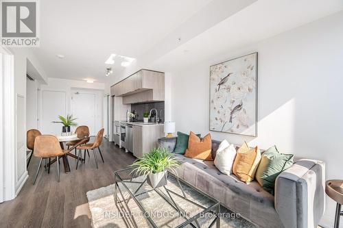 4606 - 181 Dundas Street E, Toronto, ON - Indoor Photo Showing Living Room