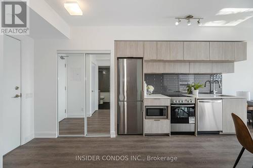 4606 - 181 Dundas Street E, Toronto, ON - Indoor Photo Showing Kitchen With Stainless Steel Kitchen