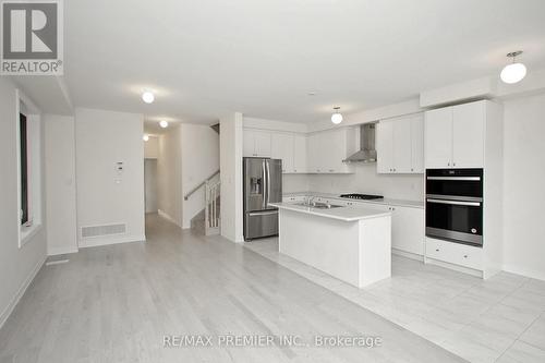 81 Kinloss Street, Vaughan, ON - Indoor Photo Showing Kitchen