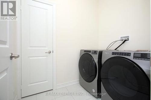 81 Kinloss Street, Vaughan, ON - Indoor Photo Showing Laundry Room