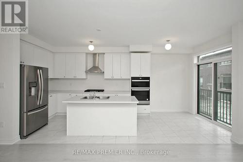 81 Kinloss Street, Vaughan, ON - Indoor Photo Showing Kitchen With Stainless Steel Kitchen With Double Sink With Upgraded Kitchen