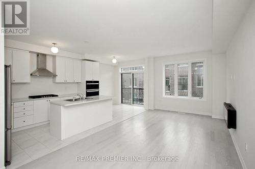 81 Kinloss Street, Vaughan, ON - Indoor Photo Showing Kitchen With Double Sink With Upgraded Kitchen