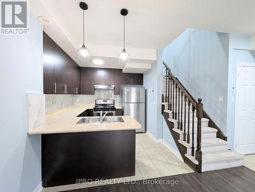 #31-03 - 2420 Baronwood Drive, Oakville, ON - Indoor Photo Showing Kitchen With Double Sink With Upgraded Kitchen