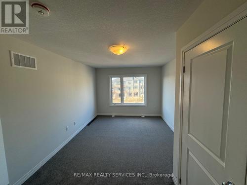 140 - 155 Equestrian Way, Cambridge, ON - Indoor Photo Showing Other Room