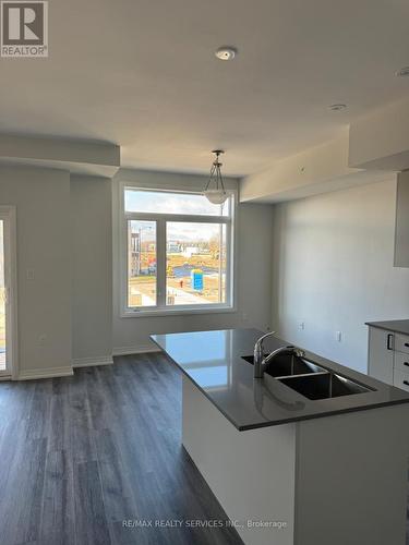 140 - 155 Equestrian Way, Cambridge, ON - Indoor Photo Showing Kitchen With Double Sink