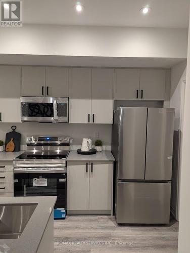 140 - 155 Equestrian Way, Cambridge, ON - Indoor Photo Showing Kitchen