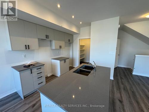 140 - 155 Equestrian Way, Cambridge, ON - Indoor Photo Showing Kitchen With Double Sink