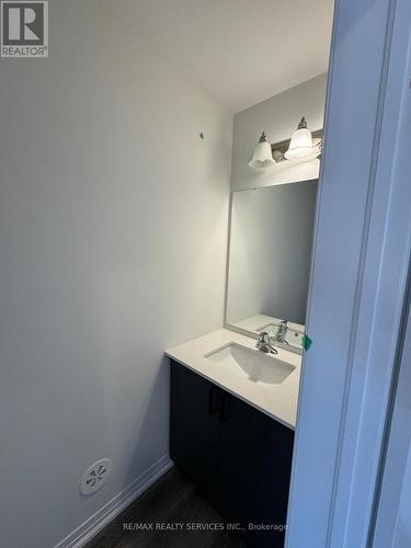 140 - 155 Equestrian Way, Cambridge, ON - Indoor Photo Showing Bathroom