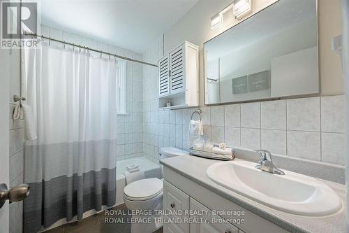 859 Willow Drive, London, ON - Indoor Photo Showing Bathroom