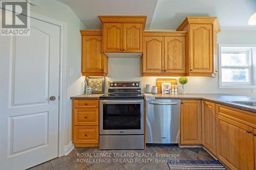 859 Willow Drive, London, ON - Indoor Photo Showing Kitchen