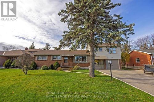 859 Willow Drive, London, ON - Outdoor With Facade