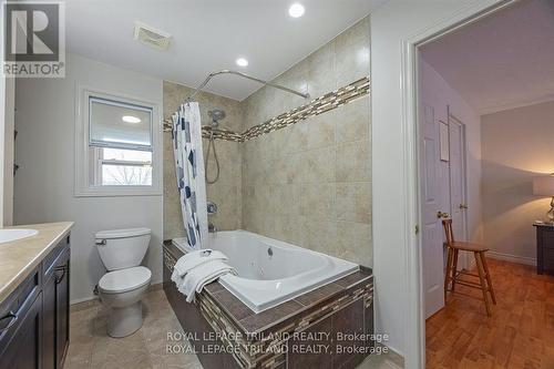 859 Willow Drive, London, ON - Indoor Photo Showing Bathroom