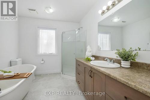 883 Pinery Road, Montague, ON - Indoor Photo Showing Bathroom