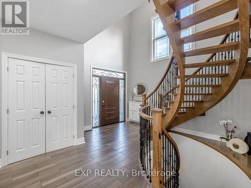 5 Farley Circle, Georgina, ON - Indoor Photo Showing Other Room