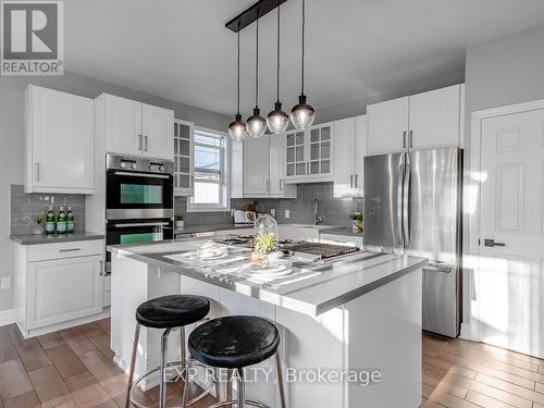 5 Farley Circle, Georgina, ON - Indoor Photo Showing Kitchen With Stainless Steel Kitchen With Upgraded Kitchen