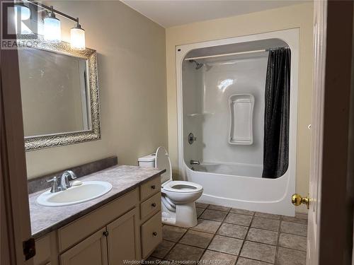 3878 Daytona, Windsor, ON - Indoor Photo Showing Bathroom