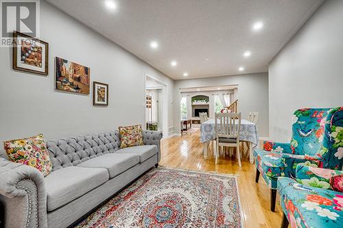 501 Lowe Lane, Milton, ON - Indoor Photo Showing Living Room