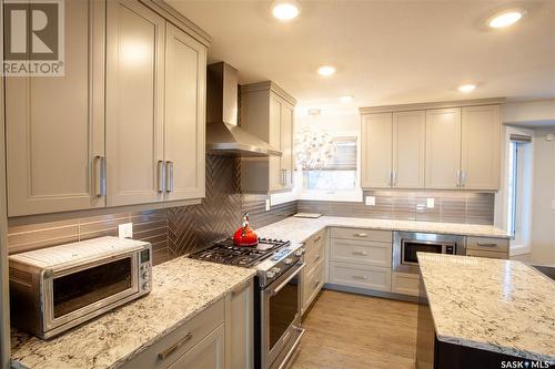 315 Emmeline Road, Saskatoon, SK - Indoor Photo Showing Kitchen