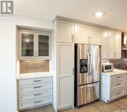 315 Emmeline Road, Saskatoon, SK - Indoor Photo Showing Kitchen