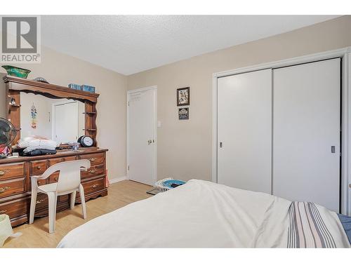 1911 Cross Road, Kelowna, BC - Indoor Photo Showing Bedroom