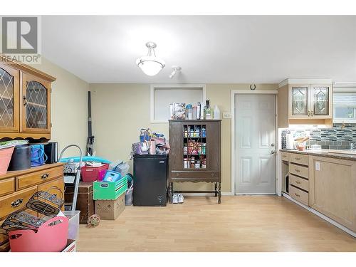 1911 Cross Road, Kelowna, BC - Indoor Photo Showing Other Room