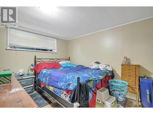 1911 Cross Road, Kelowna, BC - Indoor Photo Showing Bedroom