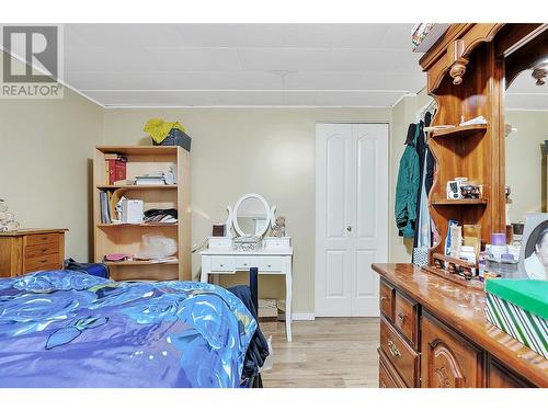 1911 Cross Road, Kelowna, BC - Indoor Photo Showing Bedroom