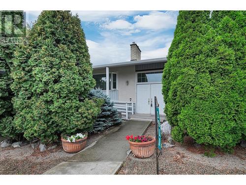 1911 Cross Road, Kelowna, BC - Outdoor