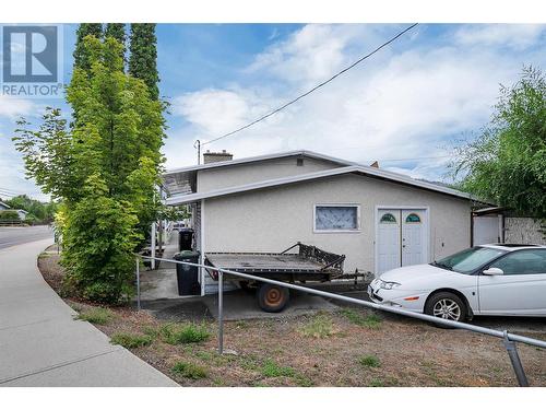 1911 Cross Road, Kelowna, BC - Outdoor