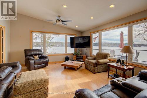 105 Taber Hill Lane W, Rideau Lakes, ON - Indoor Photo Showing Living Room