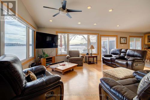 105 Taber Hill Lane W, Rideau Lakes, ON - Indoor Photo Showing Living Room