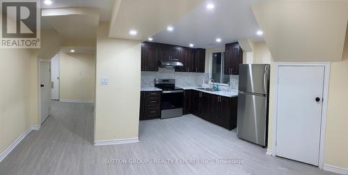 Bsmnt - 29 Coronation Circle, Brampton, ON - Indoor Photo Showing Kitchen