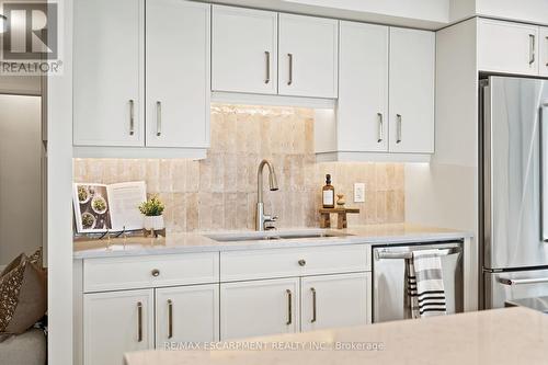 202 - 2210 Lakeshore Road, Burlington, ON - Indoor Photo Showing Kitchen With Double Sink With Upgraded Kitchen