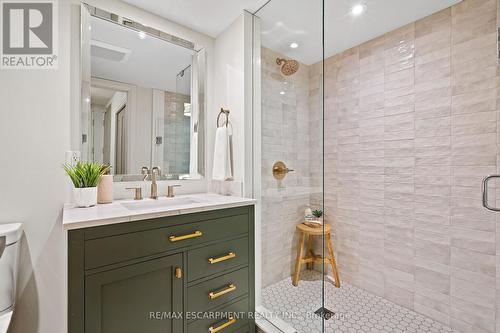 202 - 2210 Lakeshore Road, Burlington, ON - Indoor Photo Showing Bathroom